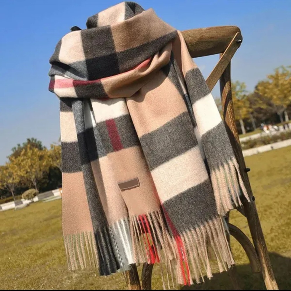NEW 💕 XL BURBERRY LONDON 2026 Half Mega Giant Check Cashmere Scarf Shawl Wrap - Picture 9 of 12